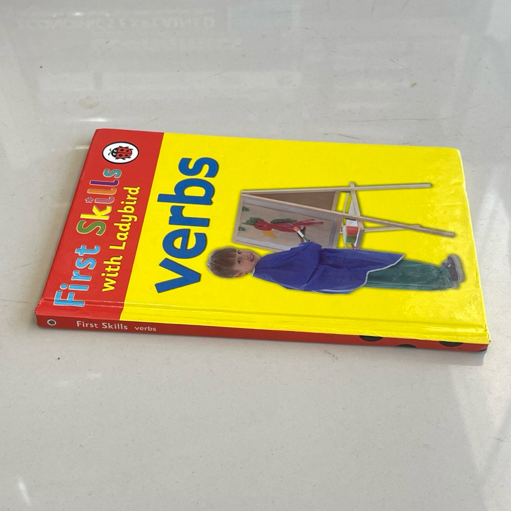 Jual Buku FIRST SKILLS WITH LADYBIRD VERBS | Shopee Indonesia