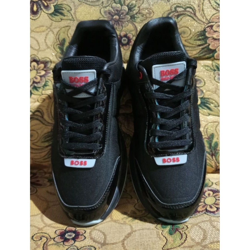 Jual SEPATU BOSS BARU/LIKE NEW SIZE 40 INSOLE 250 | Shopee Indonesia