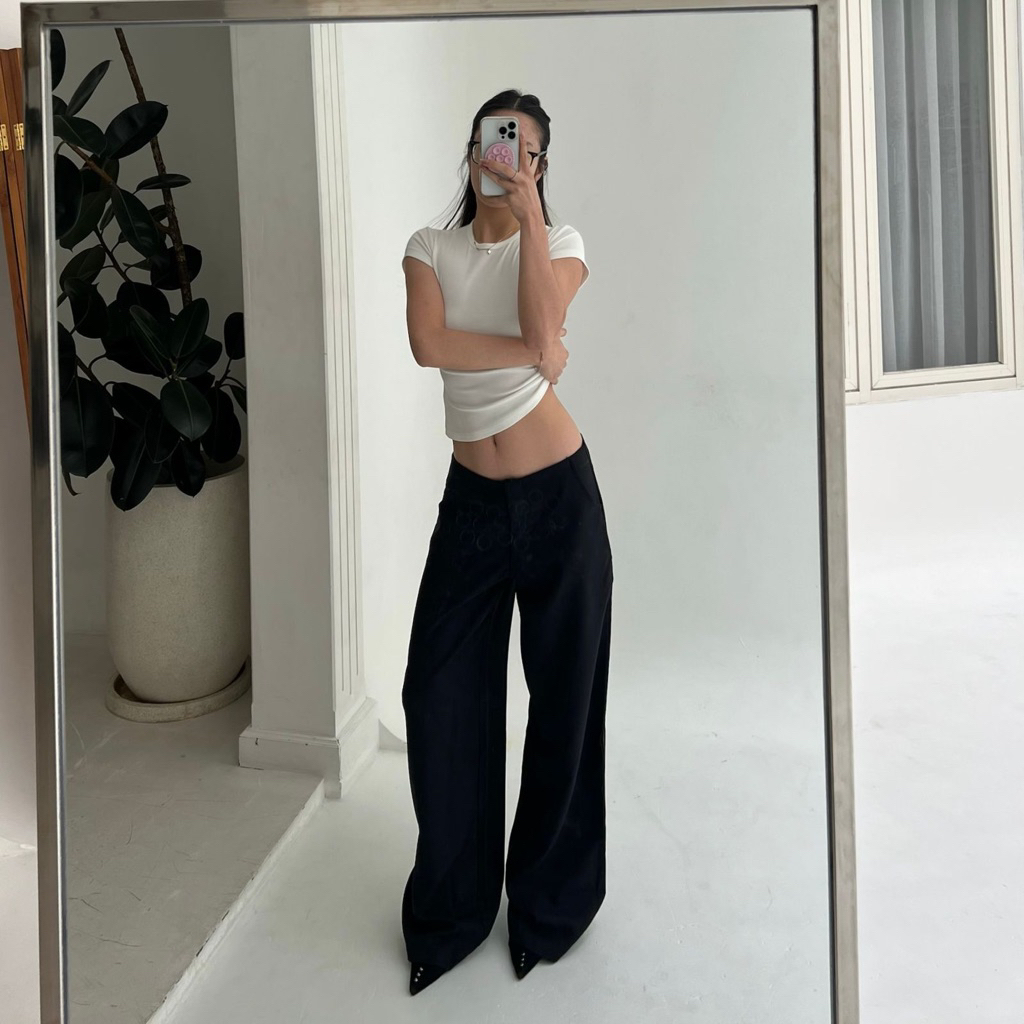Jual Mandy Low Waist Trousers - WEAR.THREEK | Shopee Indonesia