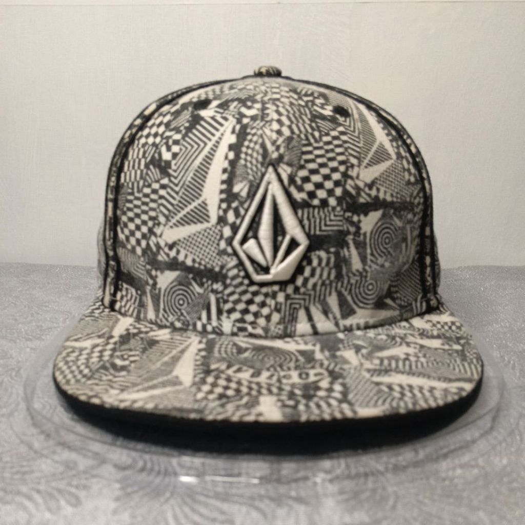 Jual Topi Fitted VOLCOM x NEW ERA | Shopee Indonesia