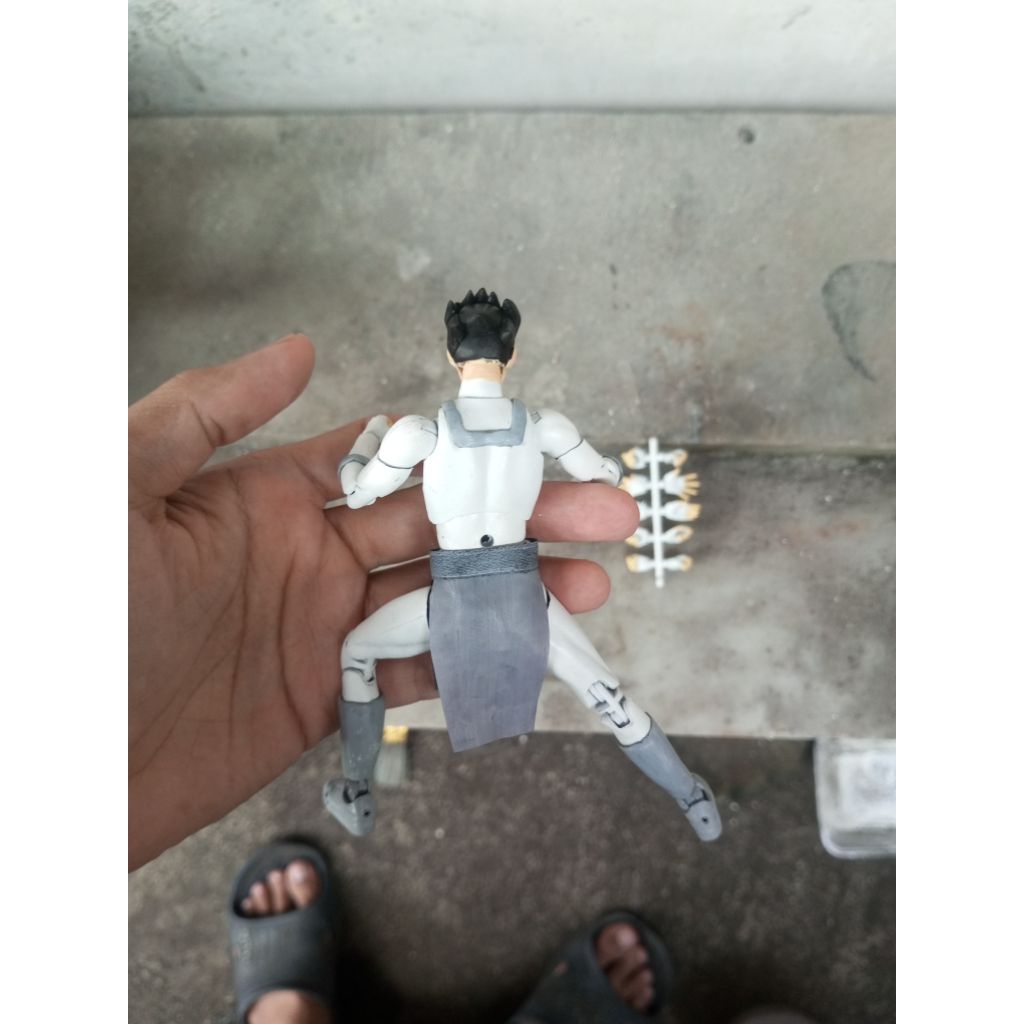 Jual custom Mafex viltrumite Mark Grayson invincible # omniman kitbash ...