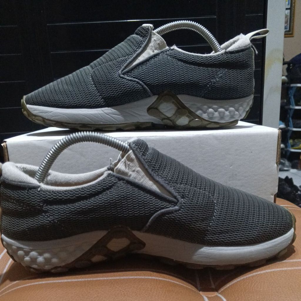Jual sepatu slip on merrell 42 | Shopee Indonesia