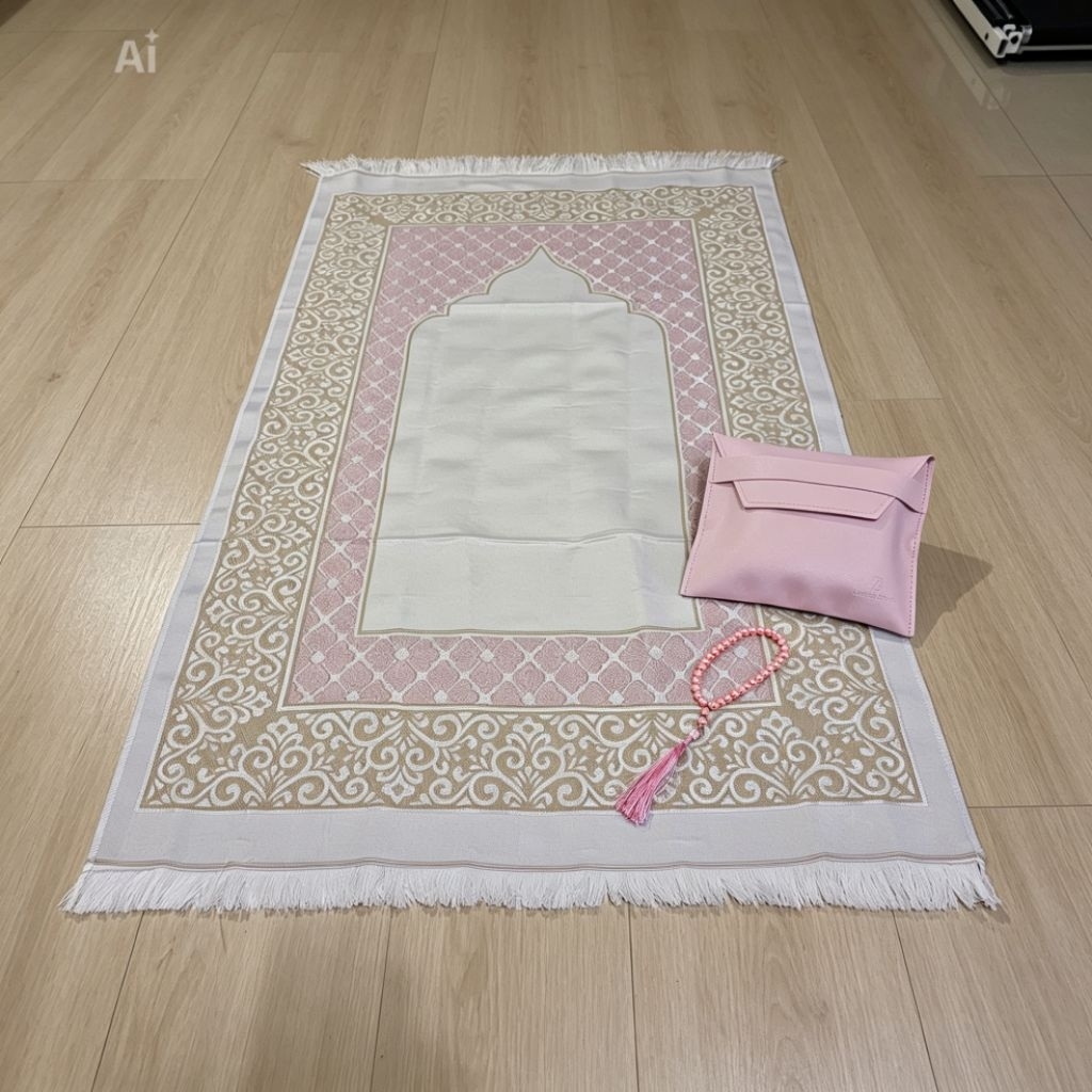 Sajadah Travel Premium dan tasbih mutiara 33 kemasan pouch  - Desain Eksklusif, Pouch Praktis,