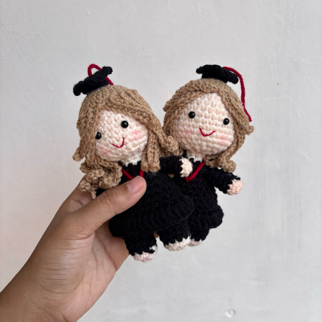 Jual Graduation doll || boneka wisuda tambahan | Shopee Indonesia