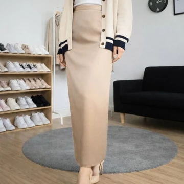 LAVEELAA Rok Satin Rose Skirt