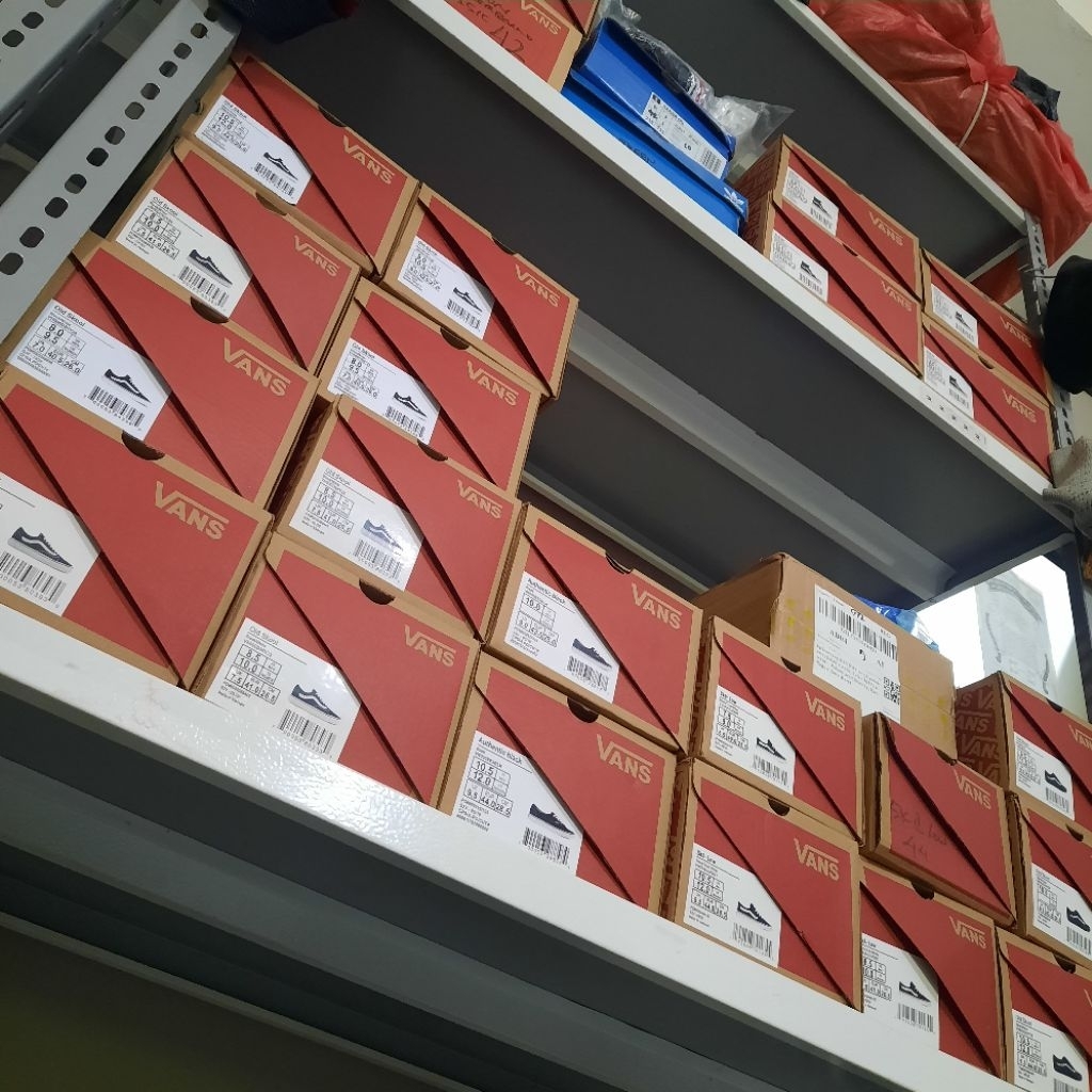 Jual satu karton sepatu | Shopee Indonesia