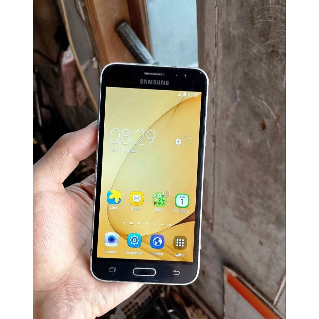 SAMSUNG GALAXY J3 2016 HP NORMAL SIAP PAKAI SECOND BERKUALITAS BONUS KABEL DATA BISA COD