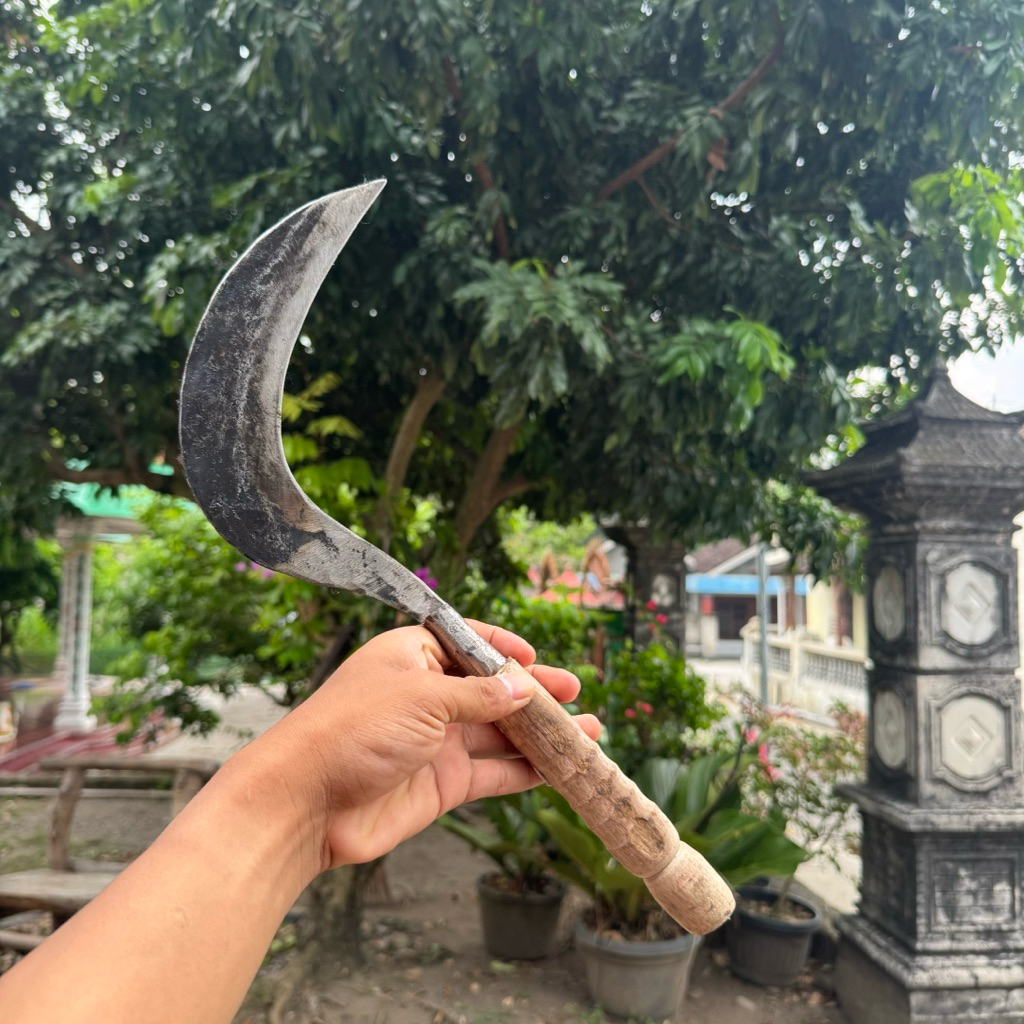 Arit Baja Sepuh Tua Alat berkebun mencari rumput