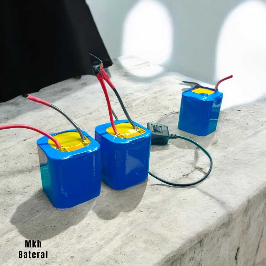 BATERY 12V 6AH LIFEPO4 32700 UNTUK PENGGANTI AKI MOTOR (cell baru)