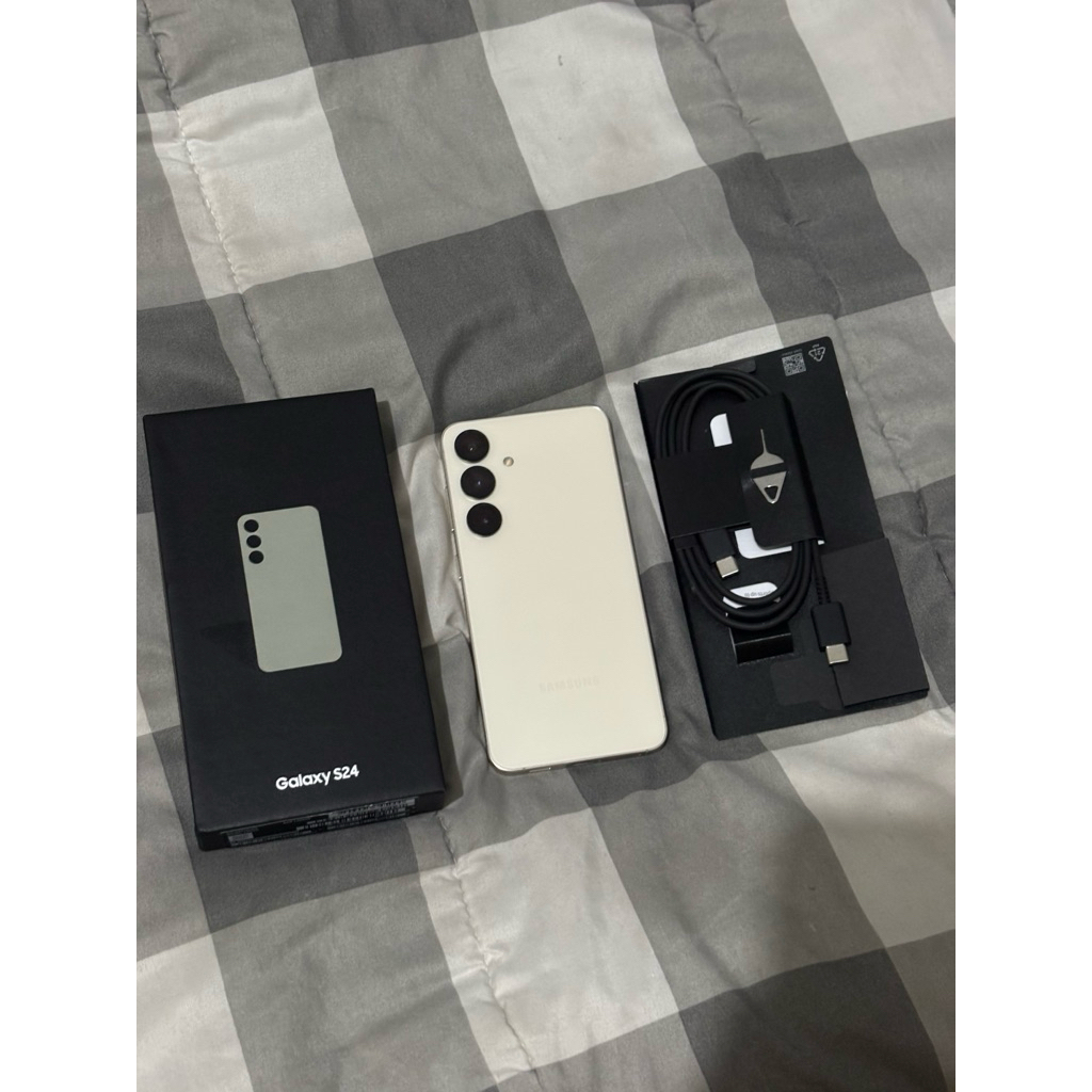 Jual Samsung Galaxy S24 Basic 8/256 Second Resmi LIKE NEW | Shopee ...