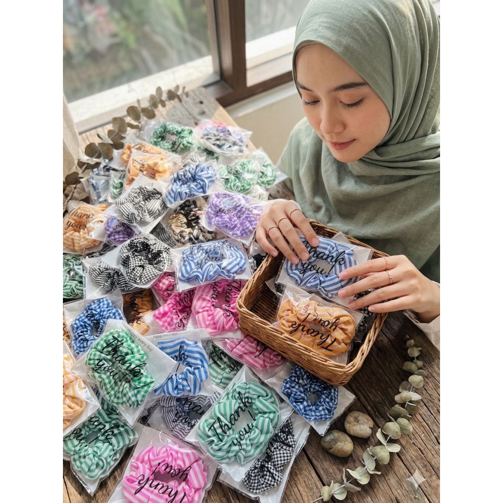 Jual 100 pcs Souvenir Wedding scrunchie mini / ikat rambut /scrunchie ...