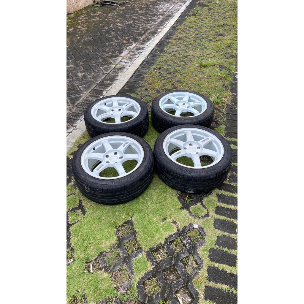 Jual Velg te37 r17 lebar 8 et.40 pcd 5x114 ban 225/45 r17 | Shopee ...