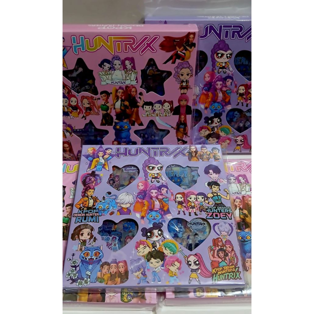 Jual 100 Lembar Sticker Labubu HUNTRIX Waterproof dengan Warna Motif ...