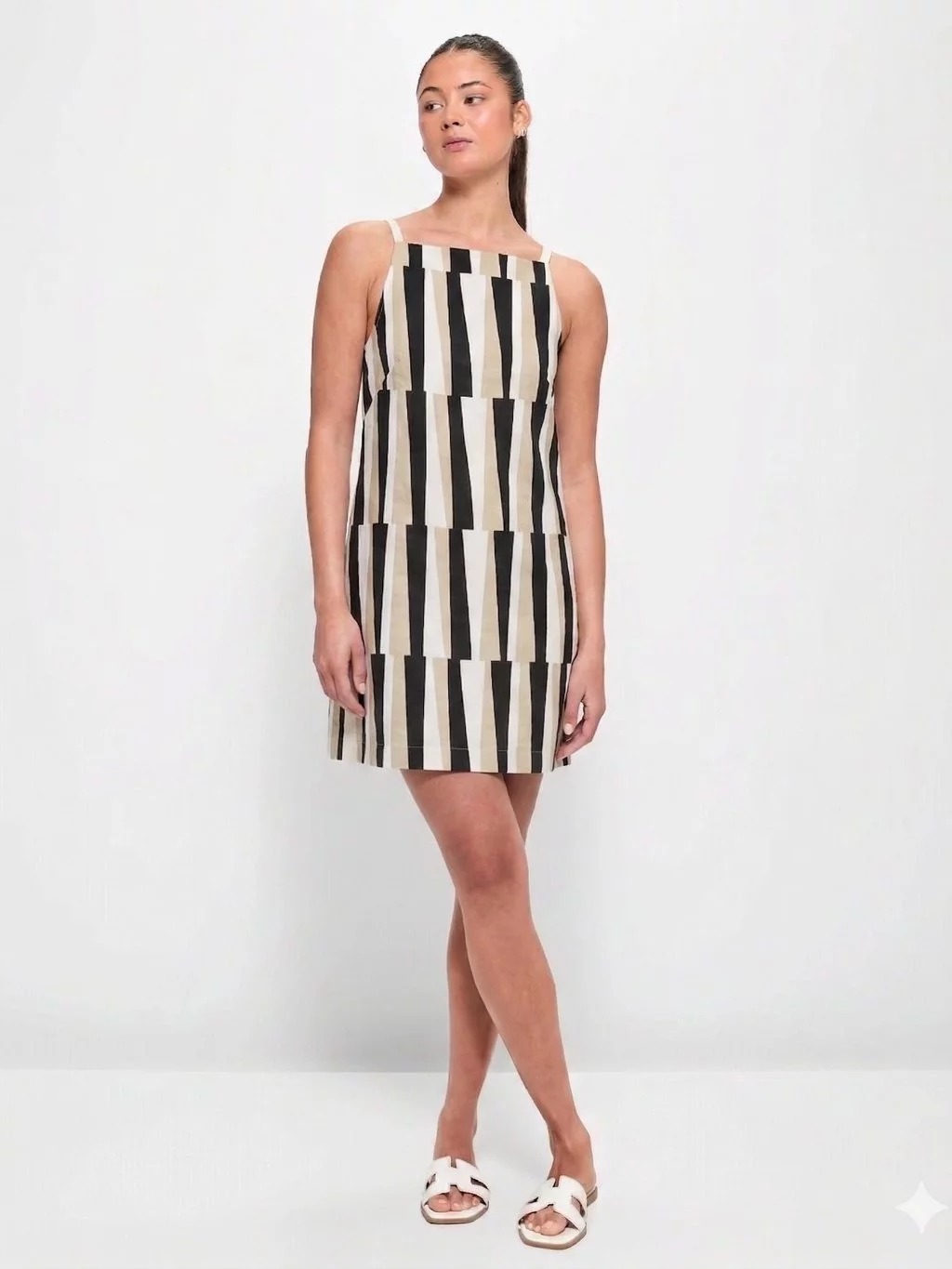 Dress Mini Bahan Linen AT Sleeveless High-Neck Mini Dress - 2230