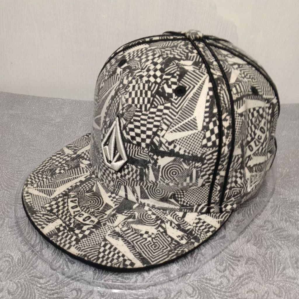 Jual Topi Fitted VOLCOM x NEW ERA | Shopee Indonesia