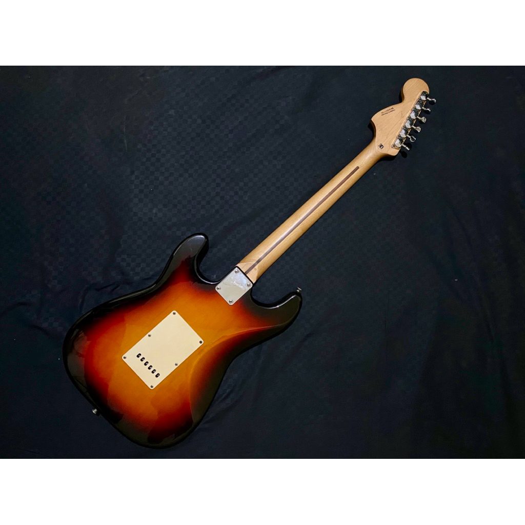 Jual gitar Squier by Fender Stratocaster Affinity MII Tahun 2000 ...