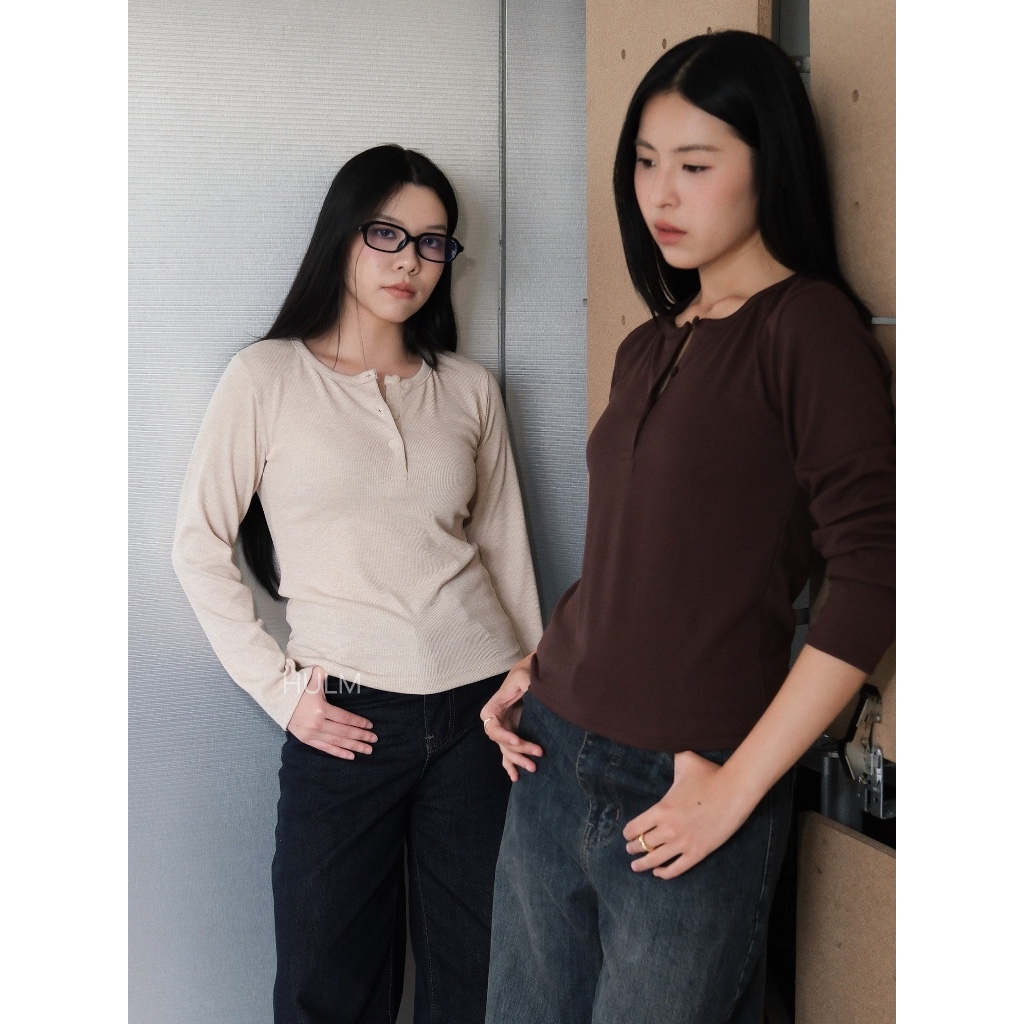 Jual HULM - Noah Long Sleeve Henley Top | Atasan Wanita | Shopee Indonesia