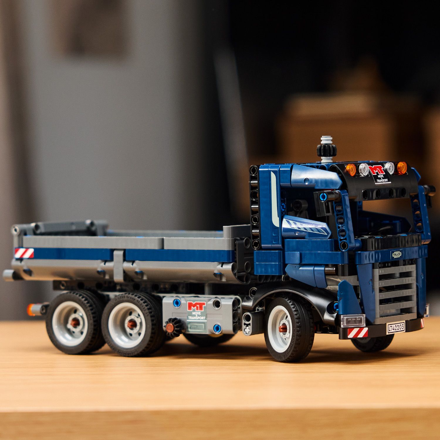 Jual LEGO Technic 42203 Tipping Dump Truck (462 Pieces), Building Block ...