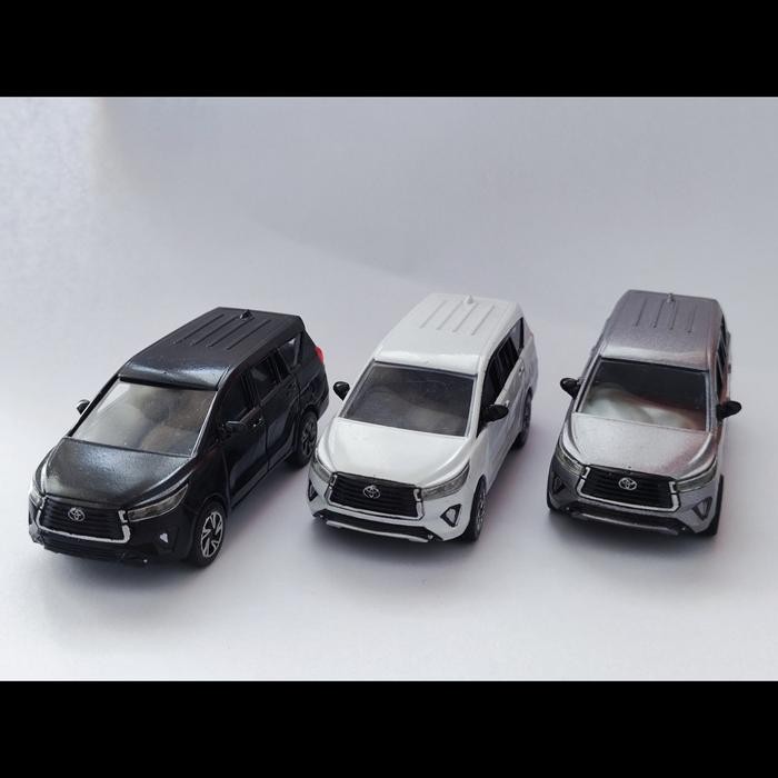 Jual TOYOTA Innova Reborn scale 1:64 | Shopee Indonesia