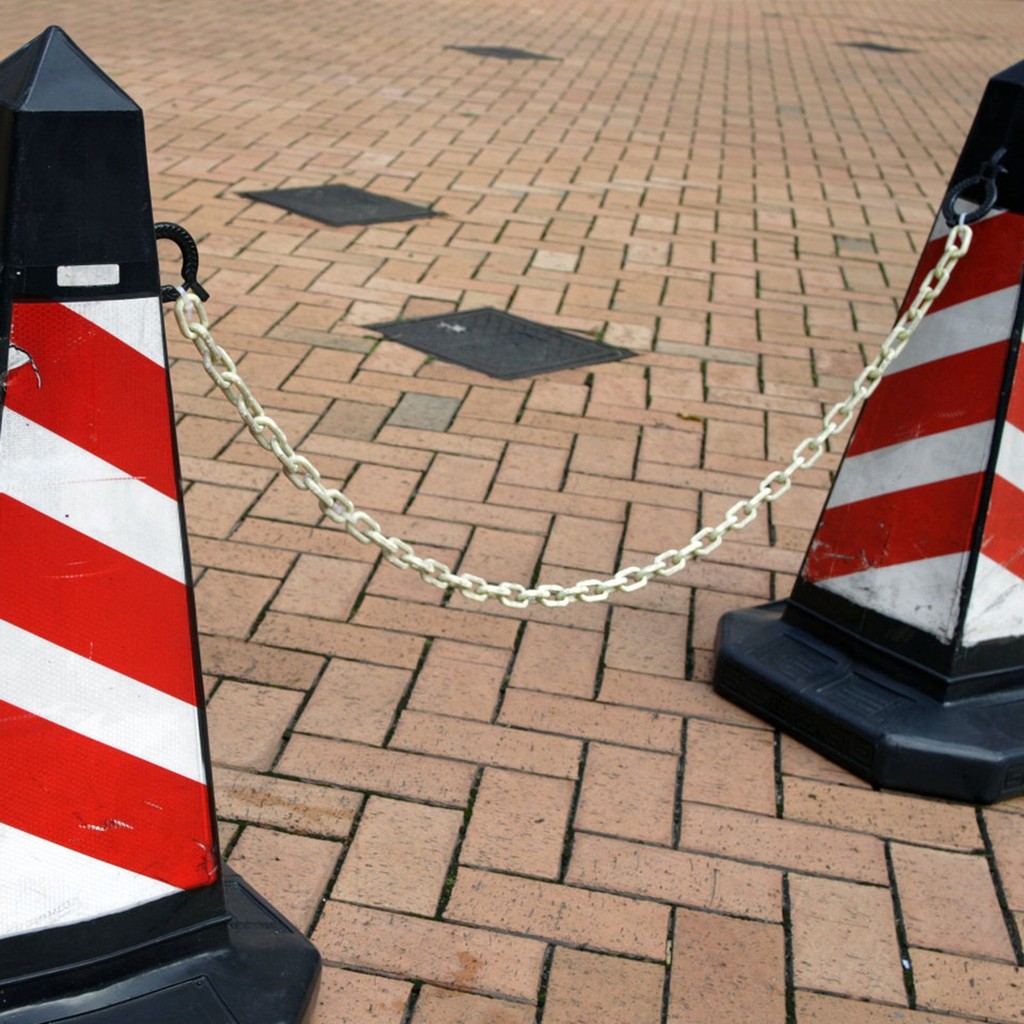 Jual Plastic Safety Chain Warning Barricade Fence White Large Link ...