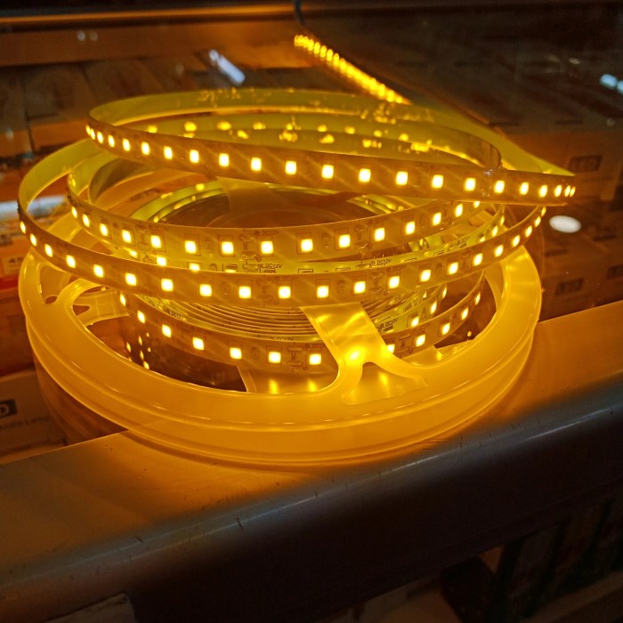 Jual led strip 120mata 2835 12V warna kuning gold/kunyit/emas | Shopee ...