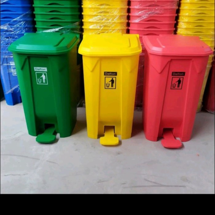Jual Ready dust bin tong sampah injek dalton 80 Liter, biru, merah ...