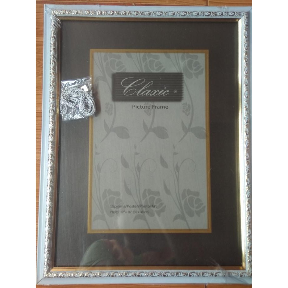 Jual Tepat- Bingkai frame pigura foto 17R A3 30x40 White ukir | Shopee ...