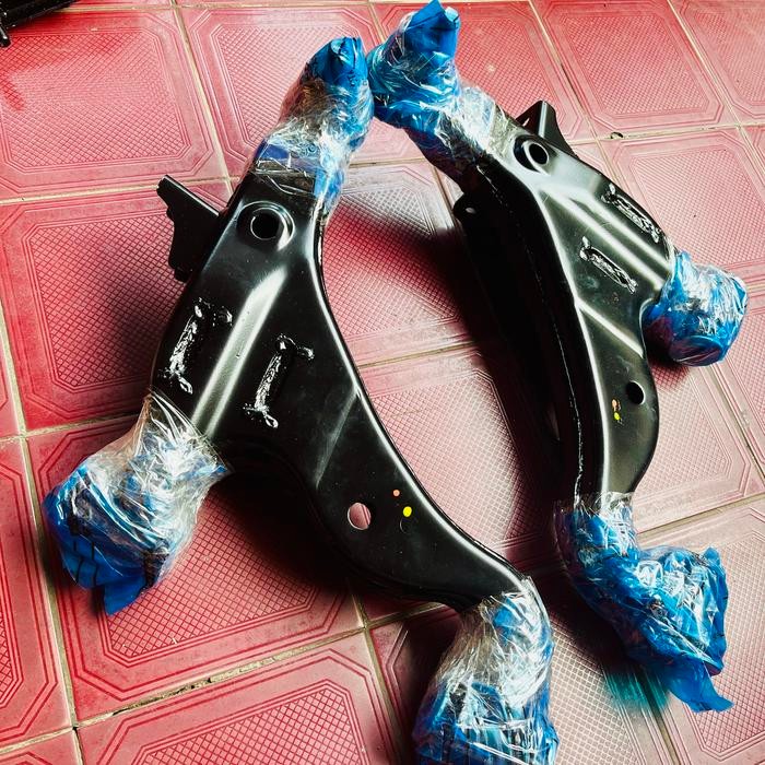 Jual Lower Arm Assy Innova Original Set Kanan Kiri | Shopee Indonesia