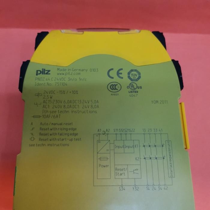 Relè Di Sicurezza FUNGO PNOZ S4 751104, Nuovo, ICINVENTORY