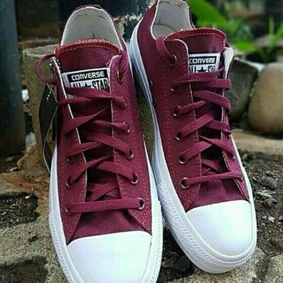 Converse warna outlet maroon