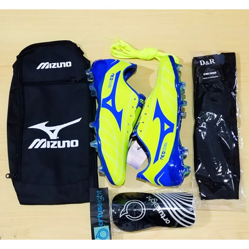 Jual PAKET HEMAT!!! SEPATU BOLA MIZUNO+TAS DEKER KAOS KAKI | Shopee