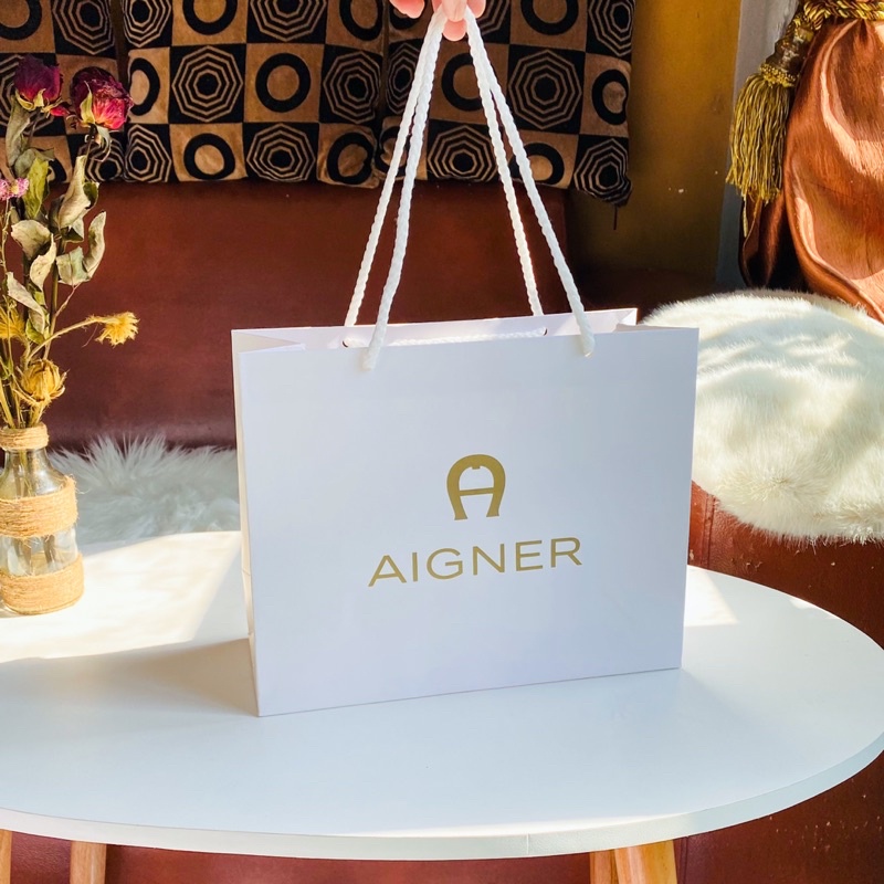 Paperbag Aigner Pembungkus Kado untuk Jam tangan