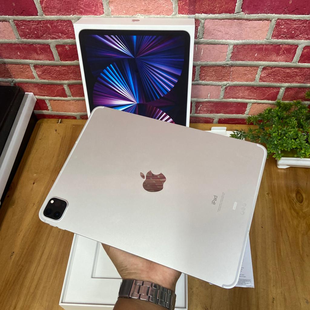 Jual iPad Pro M1 2020 11 inch 128GB Cell Wifi Silver Like new Garansi ...