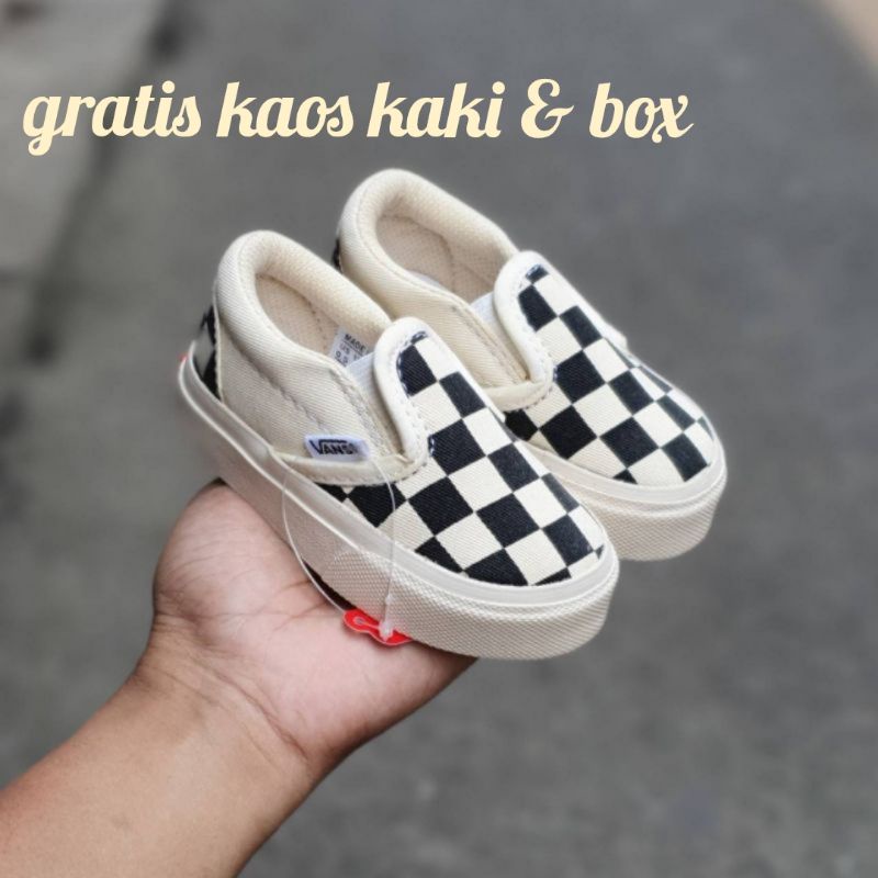 Sepatu clearance merk vans