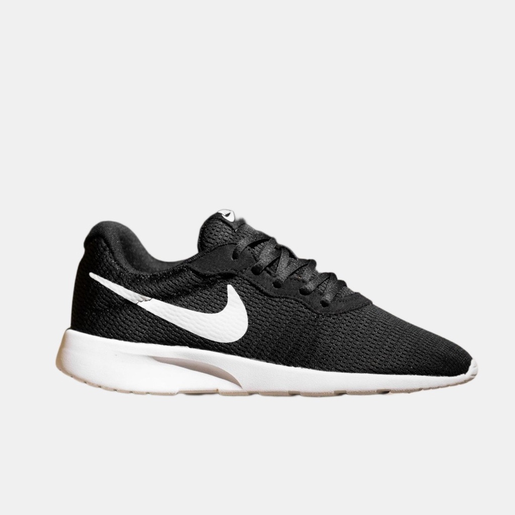 Nike tanjun on sale black white harga