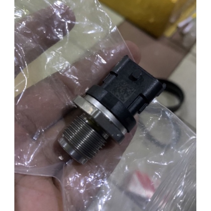 Jual Sensor switch commonrail oil pressure ertiga diesel spin diesel 1
