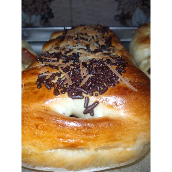Jual roti bakery jumbo isi pisang coklt | Shopee Indonesia