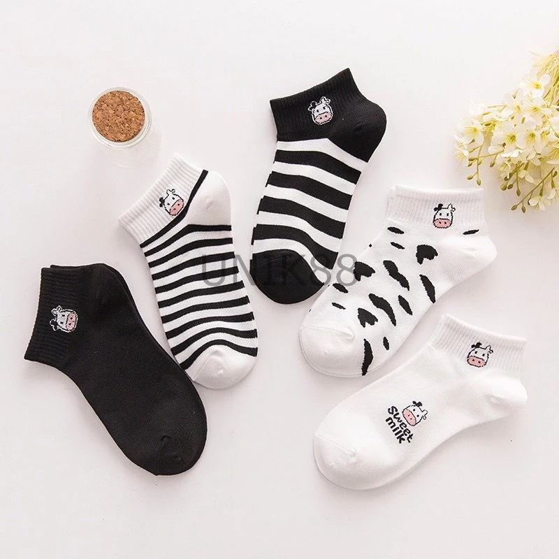 [UNIK88] Kaos Kaki Hitam Gambar Sapi Kaos Kaki Korea Lucu Motif Cow Kaos Kaki Angkle Pendek | AutoStock