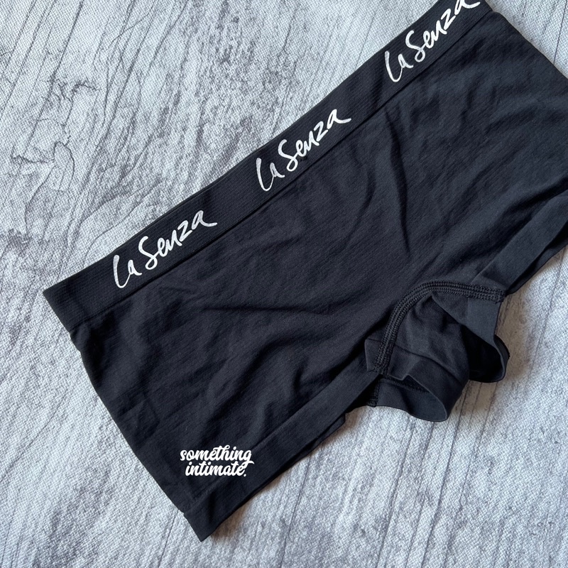 Qizning qiynoq porno