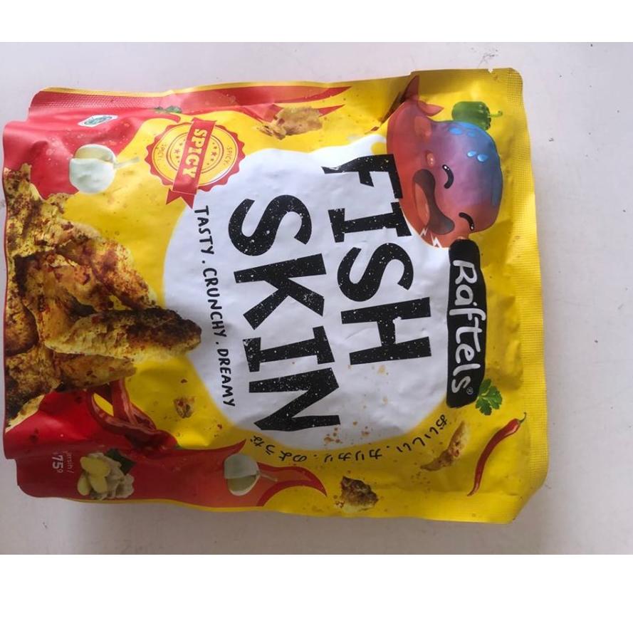 Jual ARTCc1C6--Raftels Fisk Skin/ Snack Kulit Ikan/ Spicy Fish Skin 75g ...