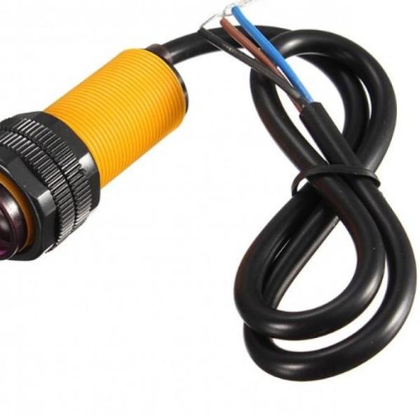 Sensore Infrarossi E18-D80NK - Rilevatore Ostacoli Regolabile 3-80 Cm Per Arduino E Robotica