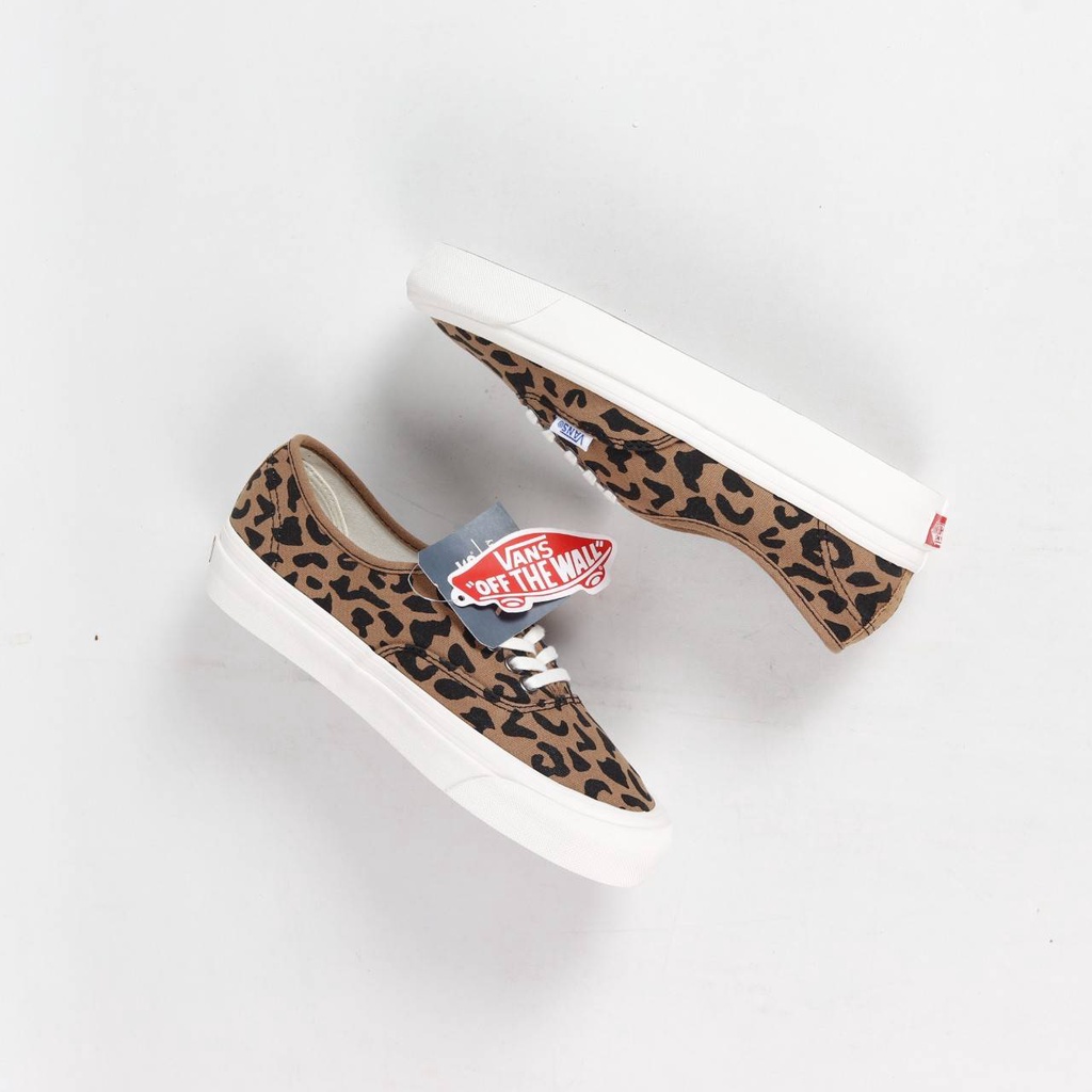 Sepatu vans leopard original store