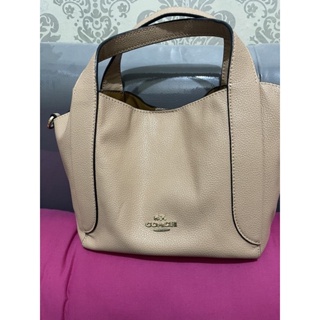Outfit) Coach Hadley Hobo 21 in Signature Canvas Taupe🧡, Women's