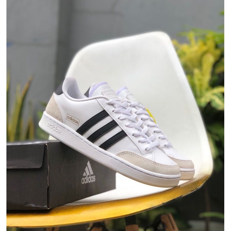 Adidas sneakers outlet terbaru