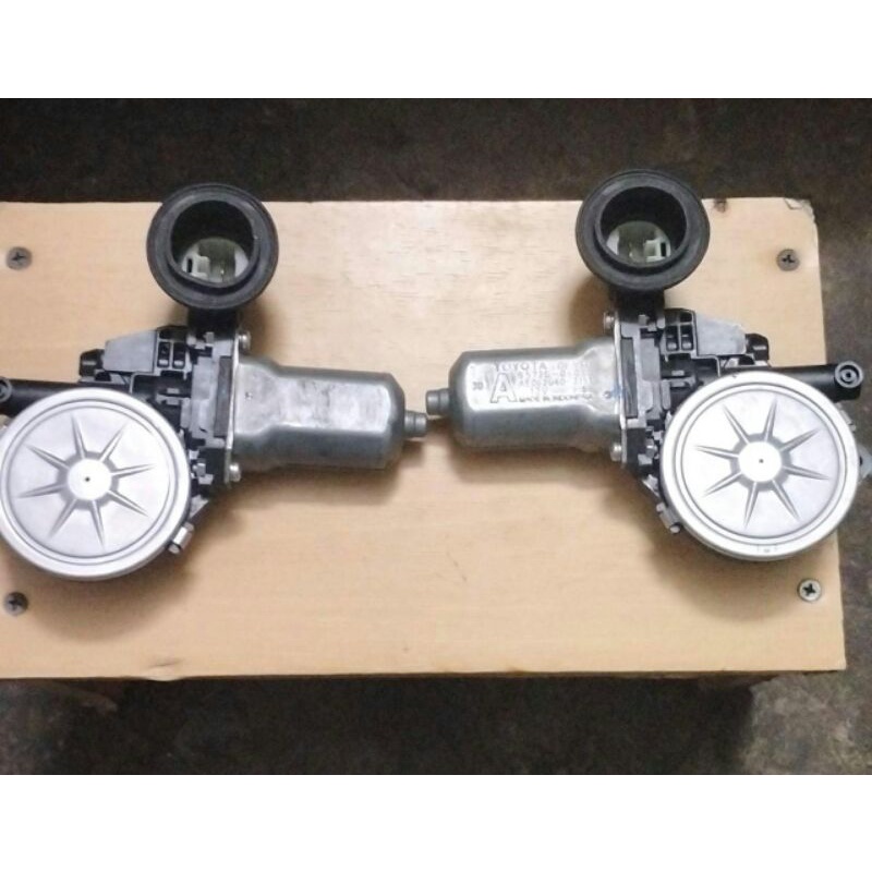 Jual MOTOR POWER WINDOW KANAN KIRI DEPAN ASLI TOYOTA INNOVA, YARIS