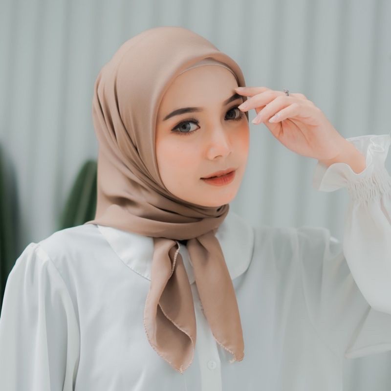 Jual Hijab Segiempat Bella Square Premium Hijab Daily Bella Square Shopee Indonesia