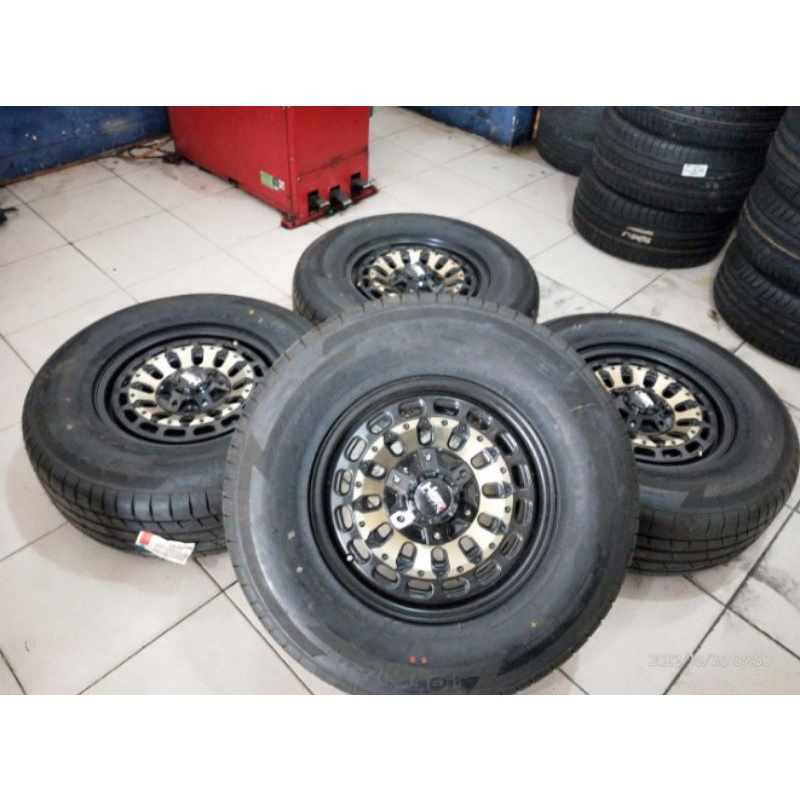 Jual Velg Mobil Bekas Hsr MYTH R16 H6X139,7 +Ban Acceelera 265 70 R16 ...