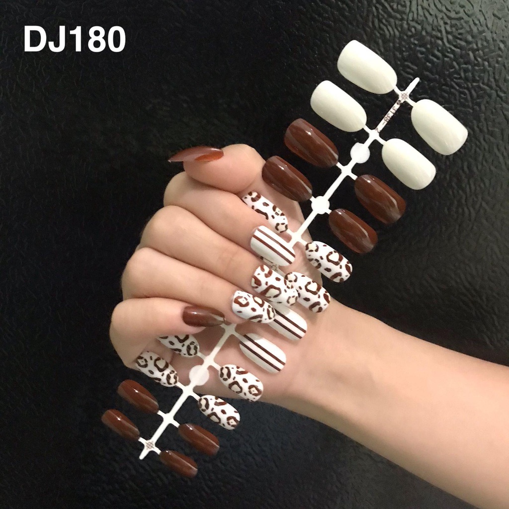 yerin fake nude Jual 24Pcs Kuku Palsu Murah Motif DJ180 + Lem / Fake Nails Motif Gliter  Glossy Nude / Nail Art Kuku Palsu | Shopee Indonesia