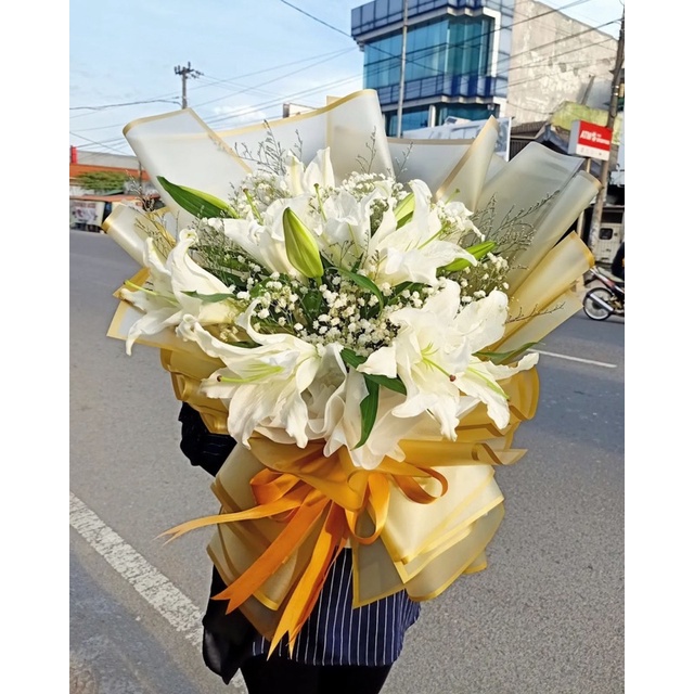 Jual Hand Bucket Buket Bunga Lily Buket Wisuda Frash Rose Bouquet Bucket Murah Shopee