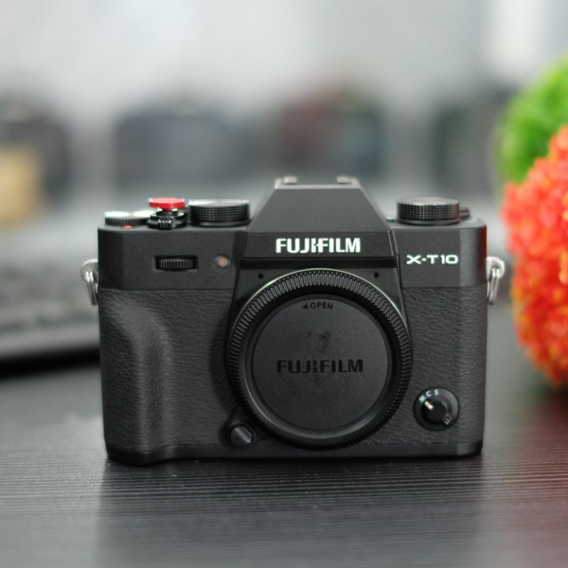 Jual Kamera Mirrorless FUJIFILM XT10 BO Layar Flip Tanpa Lensa